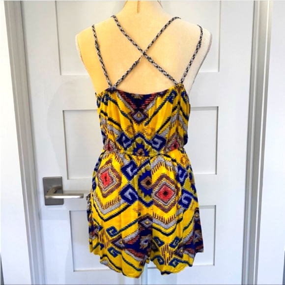 Xhilaration Yellow Tribal Print Drawstring Onesie Romper Medium Aztec  Linen MED - Picture 3 of 6
